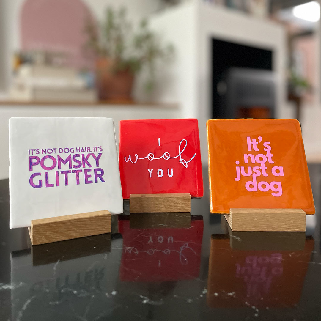 Neusje van Geusje - Quote Tegel - I Woof You