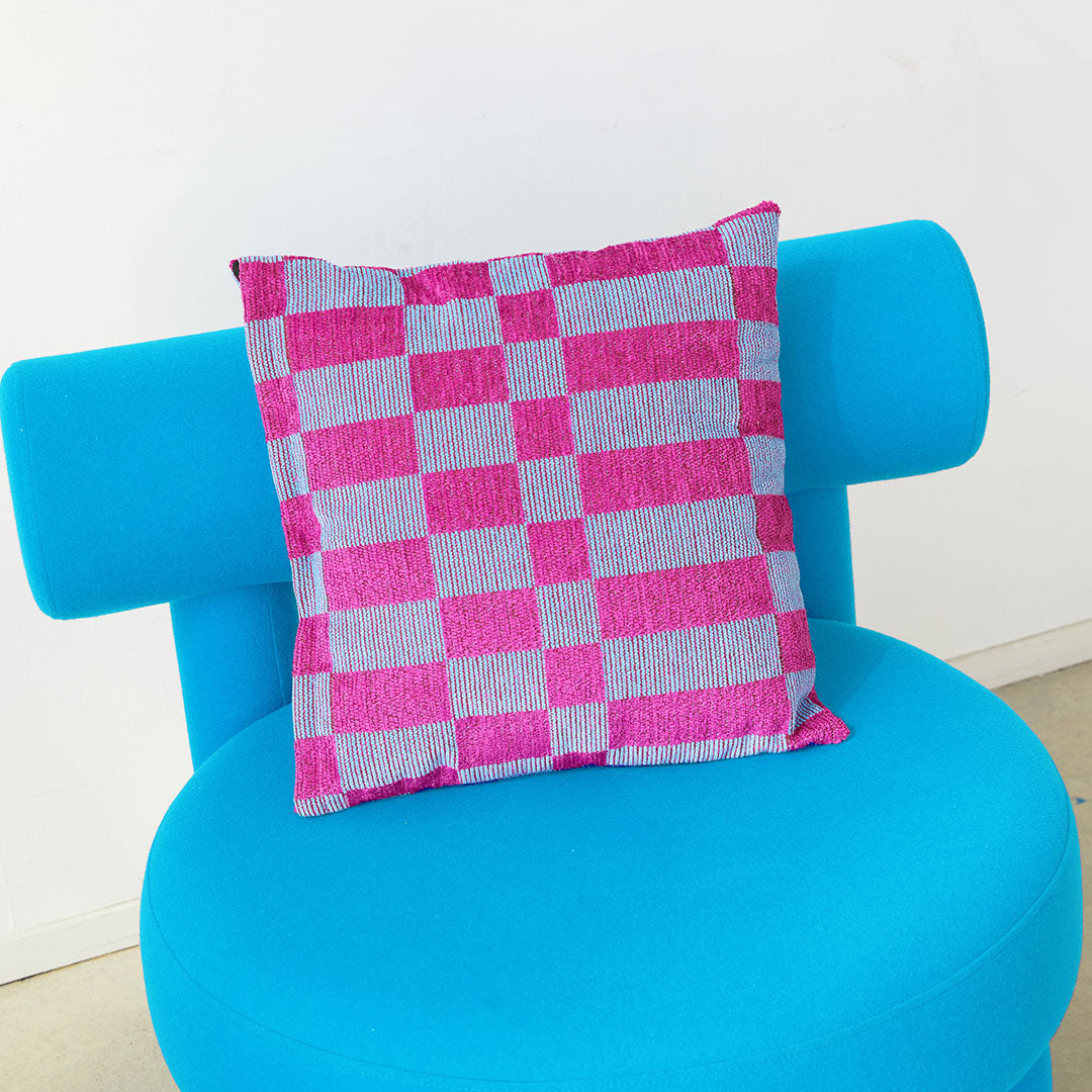 DOGGUO - Block cushion - blue / raspberry - 50 x 50 cm