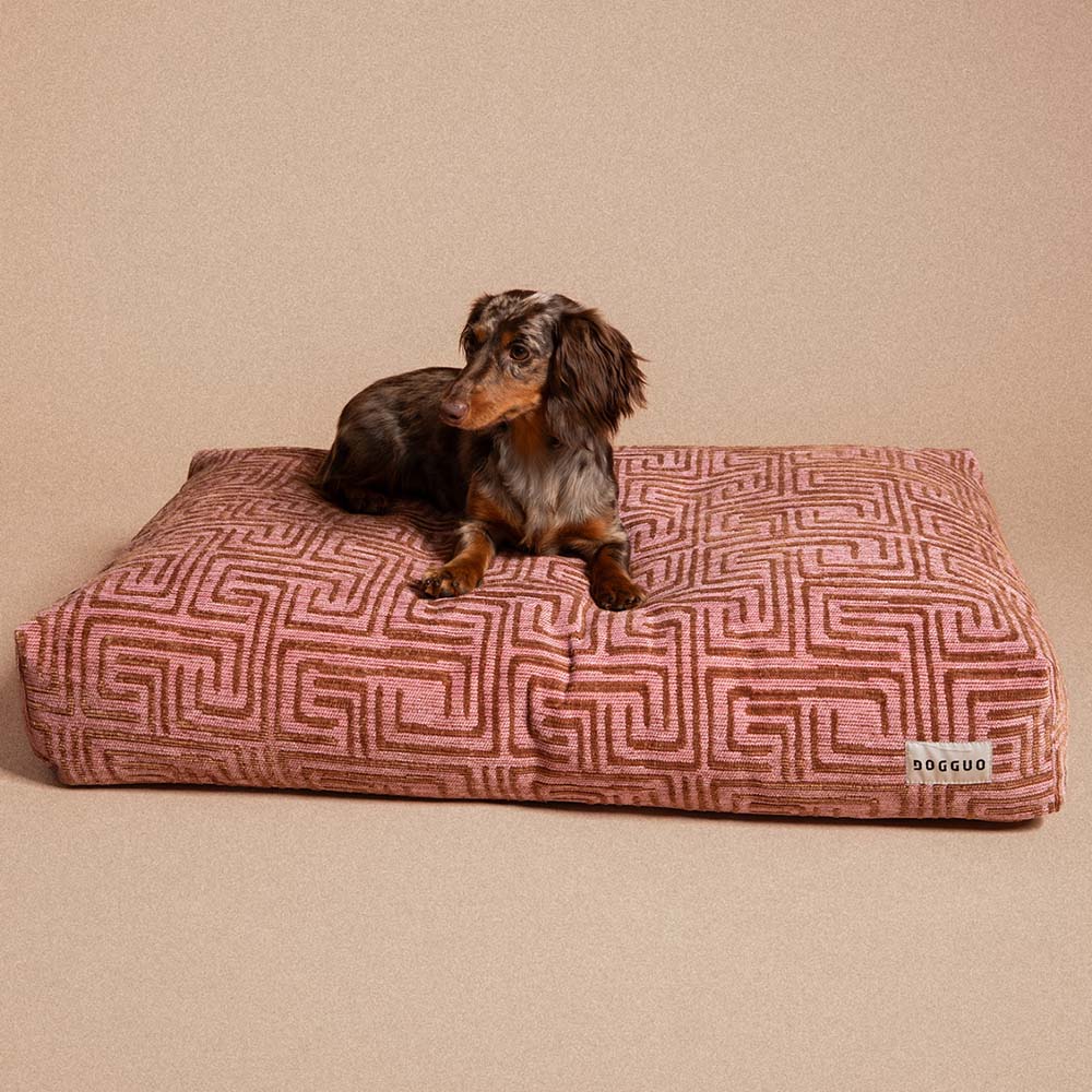 DOGGUO - Maze Dog Bed - Pink/Mocha