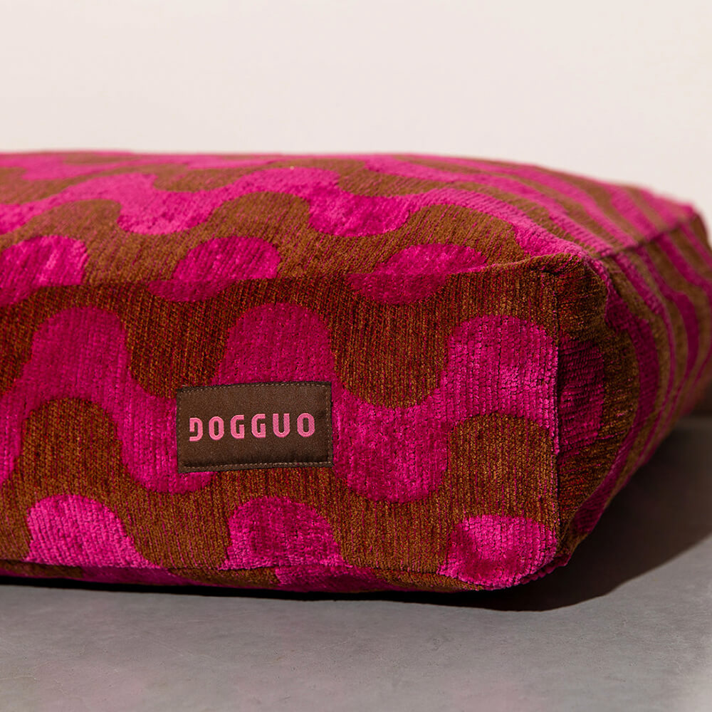 DOGGUO - Wavey Dog Bed - Brown / Pink